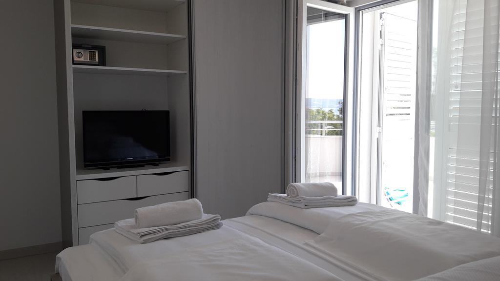 Villa-Apartments Karmel Kaštela Esterno foto