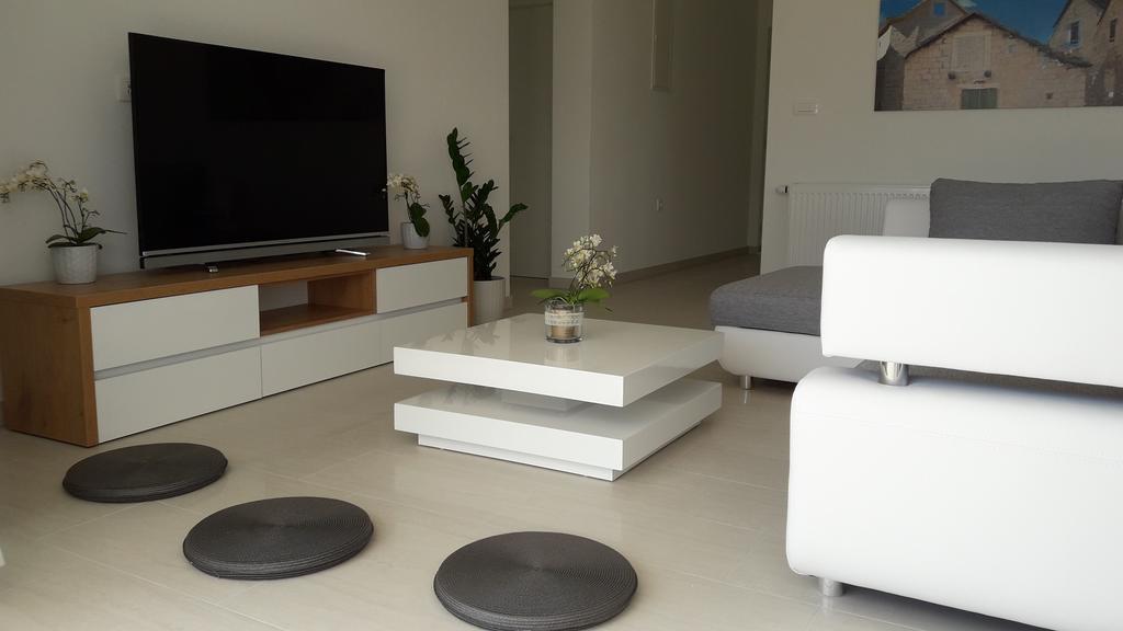 Villa-Apartments Karmel Kaštela Esterno foto