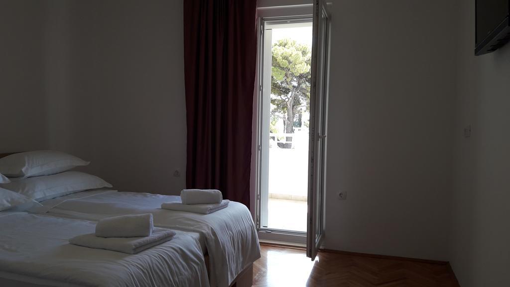 Villa-Apartments Karmel Kaštela Esterno foto