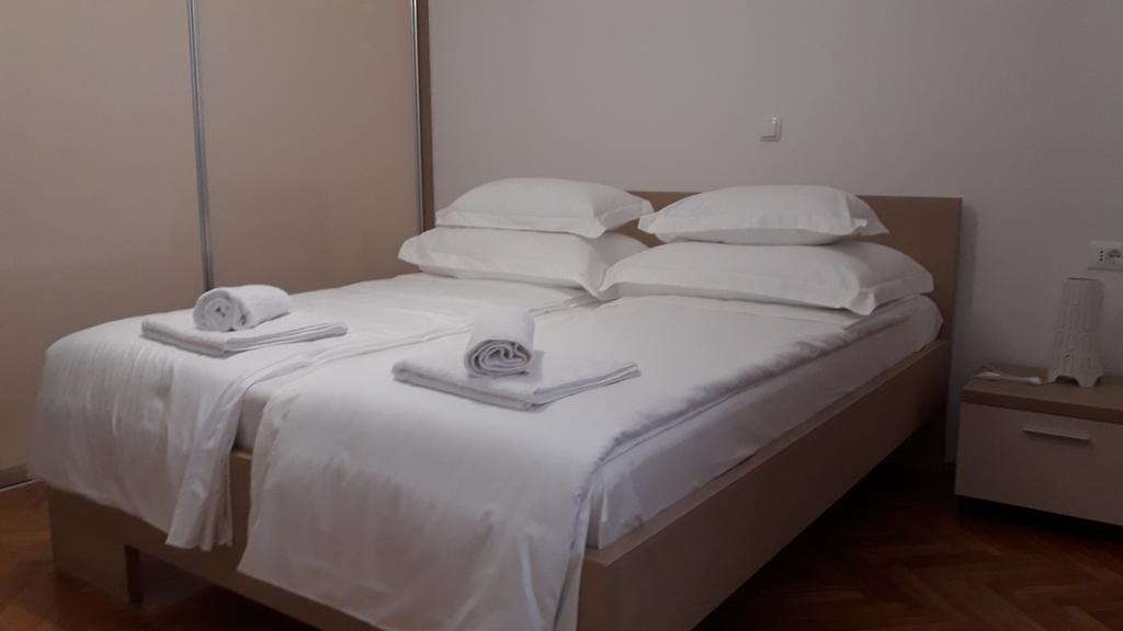 Villa-Apartments Karmel Kaštela Esterno foto
