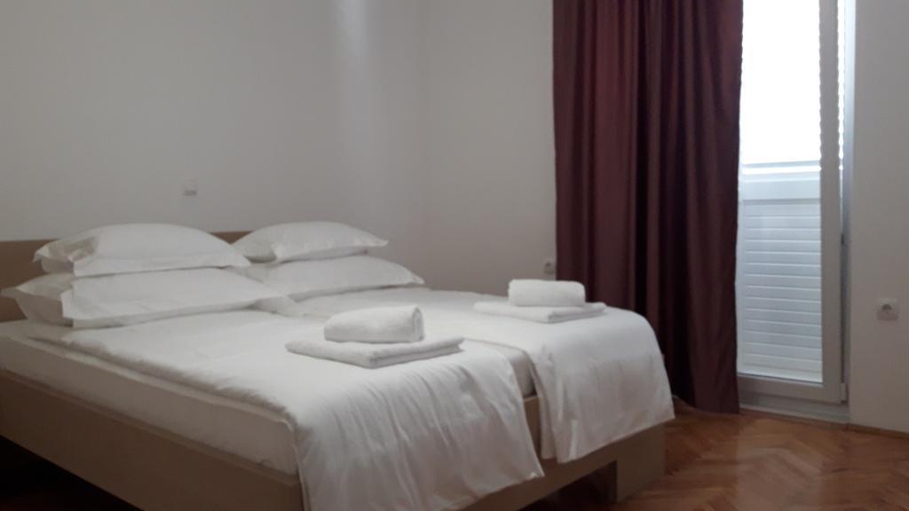 Villa-Apartments Karmel Kaštela Esterno foto