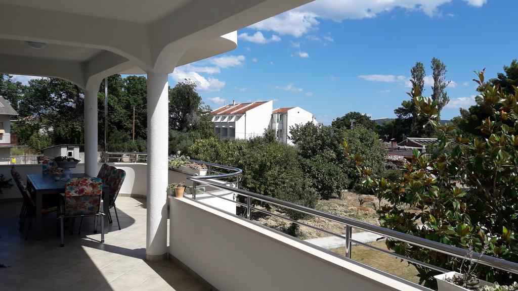 Villa-Apartments Karmel Kaštela Esterno foto