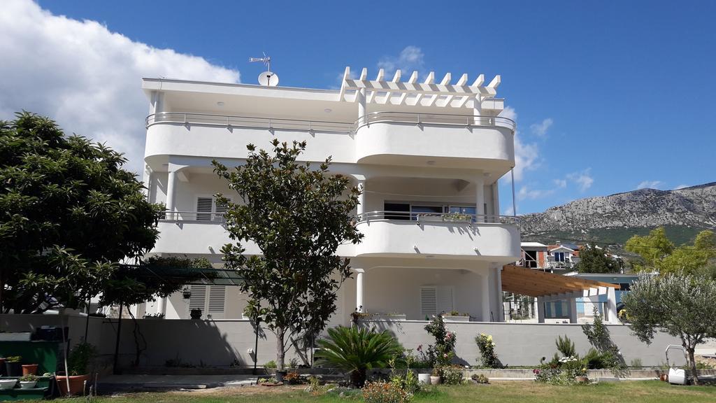 Villa-Apartments Karmel Kaštela Esterno foto
