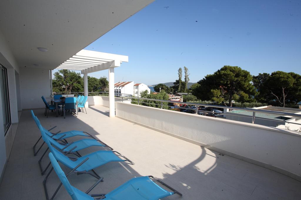Villa-Apartments Karmel Kaštela Esterno foto